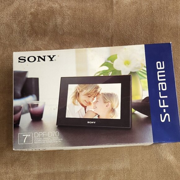 Sony S-Frame 7" Digital Photo Frame Picture Remote Control Model DPF-D70 Black - Picture 1 of 6